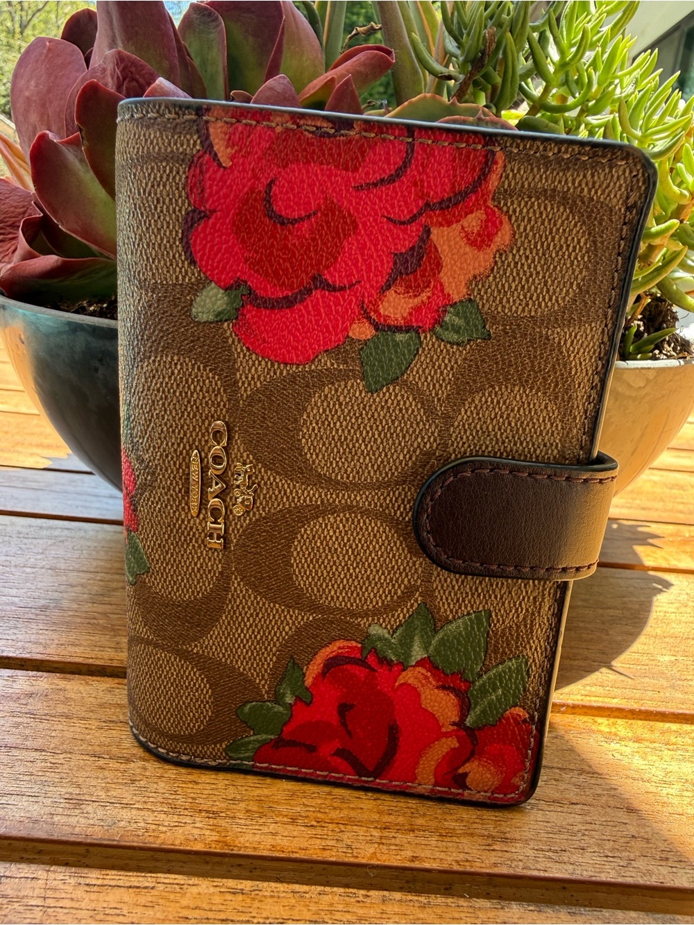 Coach Medium Corner Zip Wallet w/ Jumbo Flowers (CF312) - Picture 2 of 12